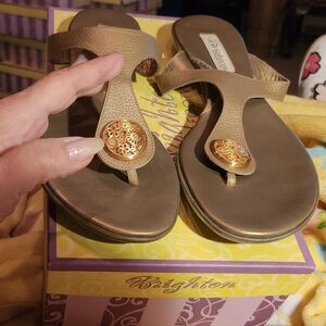 Brighton Size 9 leather "PANSY" Italy gold medallion sandal BOX EUC
